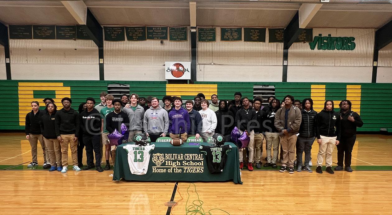 “Go Wildcats”! Carson Howell Signs to Play Bethel University Football ...