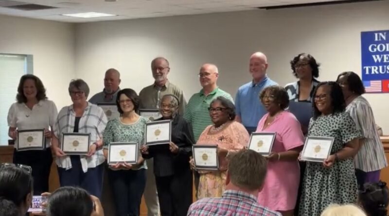 School Board Recognizes Retiring Teachers, Approves Budget