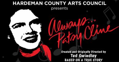 “Always… Patsy Cline” Comes to the Arts Council This Weekend
